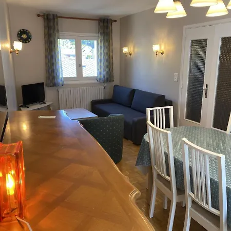 Maison La Bourboule, 2 Pieces, 4 Personnes - Fr-1-667-35 * لا بوربول